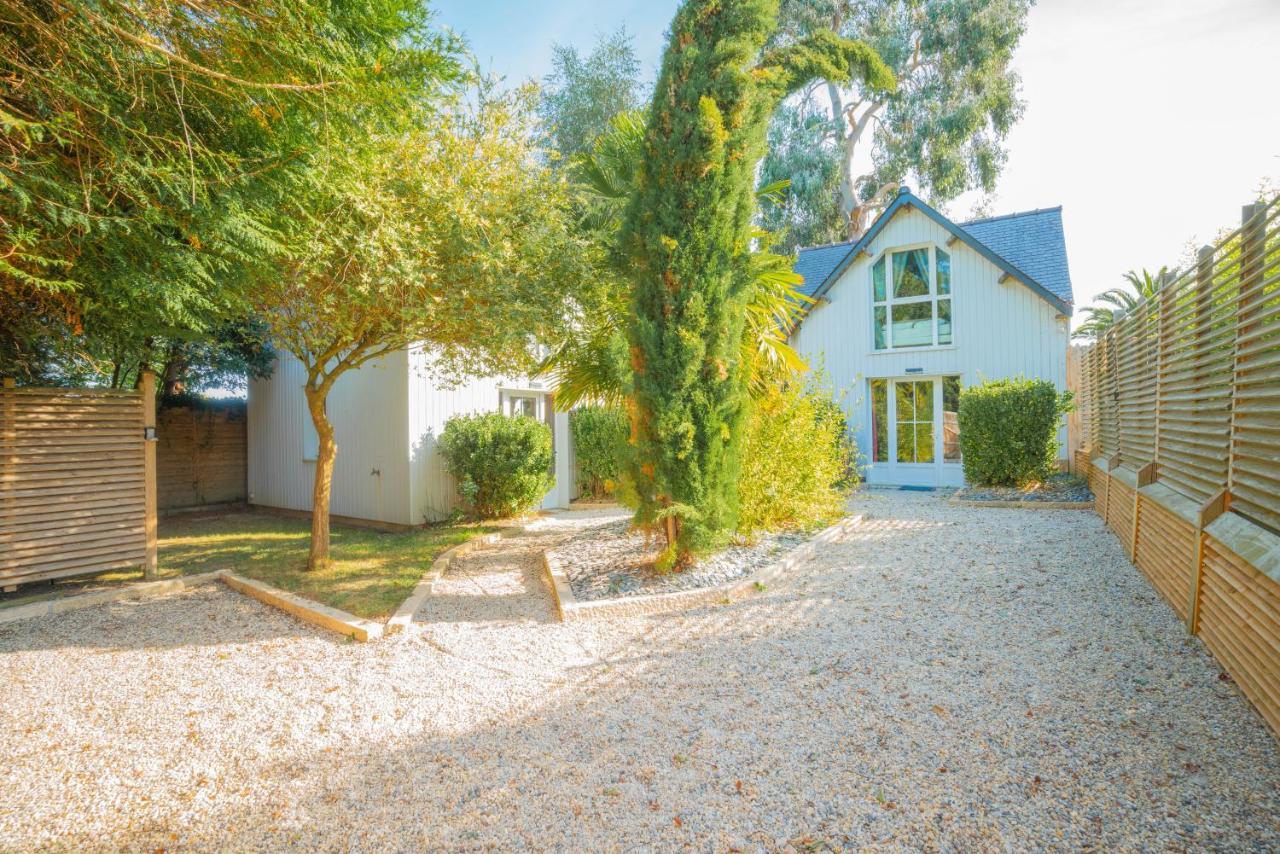 Cottages A Proximite De La Plage Ντινάρ Εξωτερικό φωτογραφία